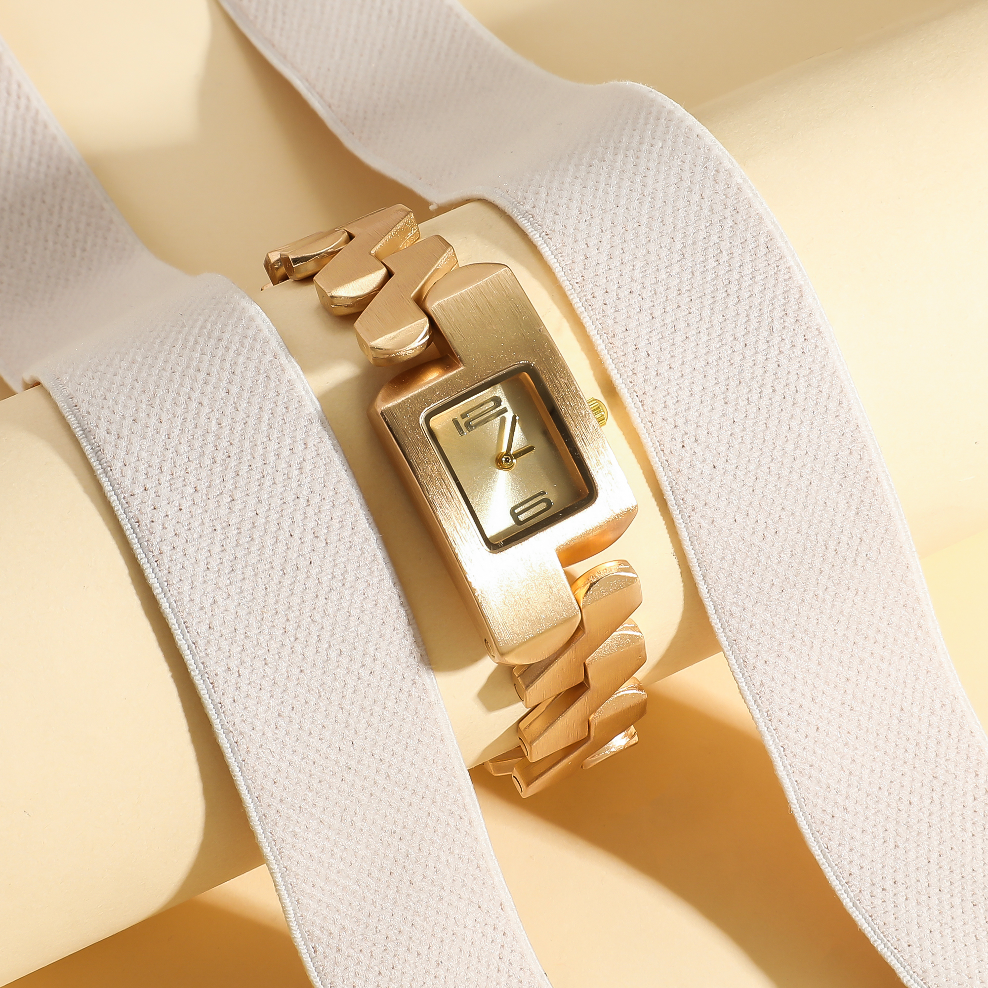 Ladies' fashionable light luxu - مراجعة Luxury Watch With Arabic Numerals وسعره