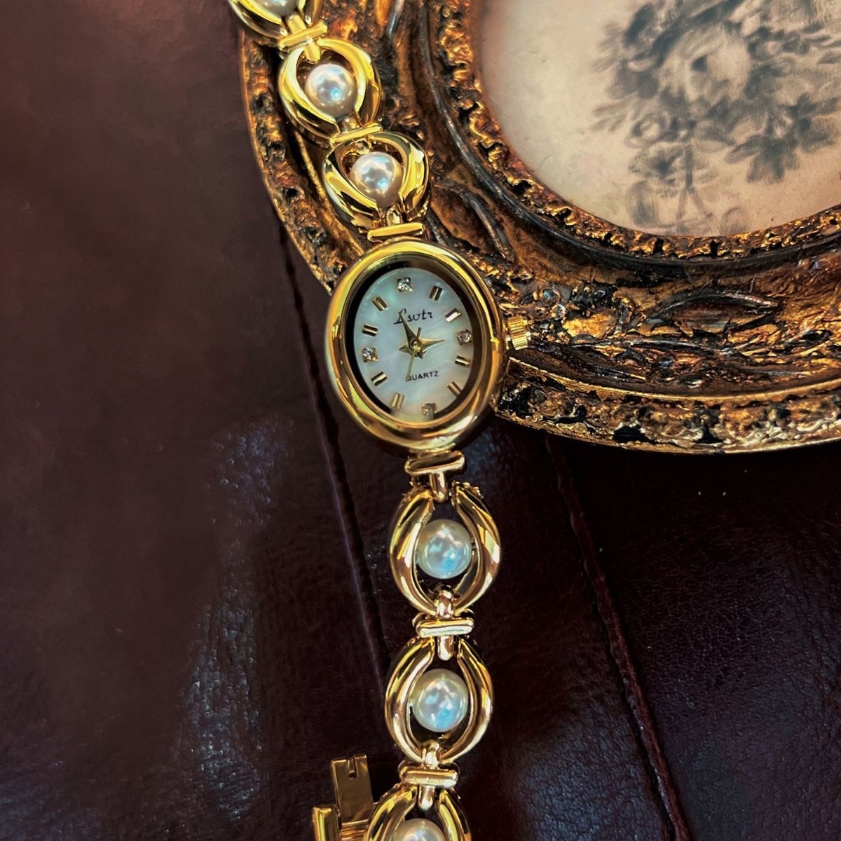 New High-End Gem Pearl Woman W - مراجعة Luxury Watch Vintage وسعره