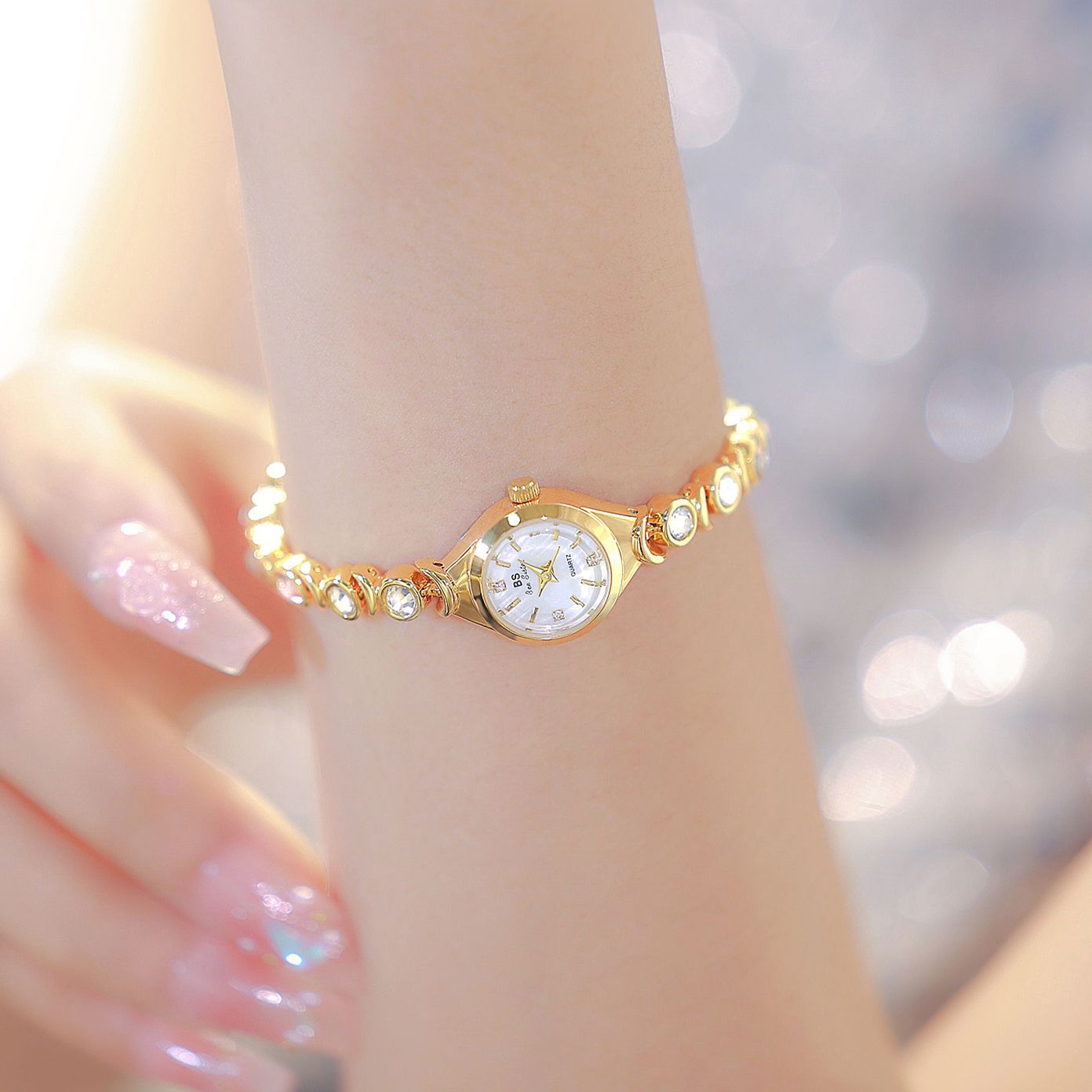 Ladies Watch Light Luxury Bran - مراجعة Luxury Watch List وسعره