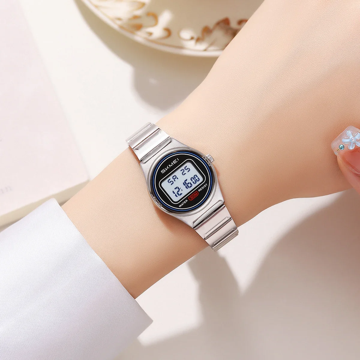 SKMEI 2338 Watch Small Digital - مراجعة Luxury Watch Exhibition وسعره