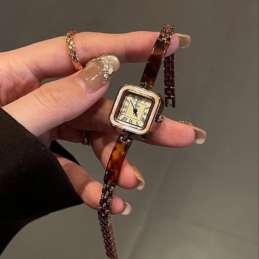 Luxury Vintage Women's Watches - مراجعة Luxury Watch Vintage وسعره