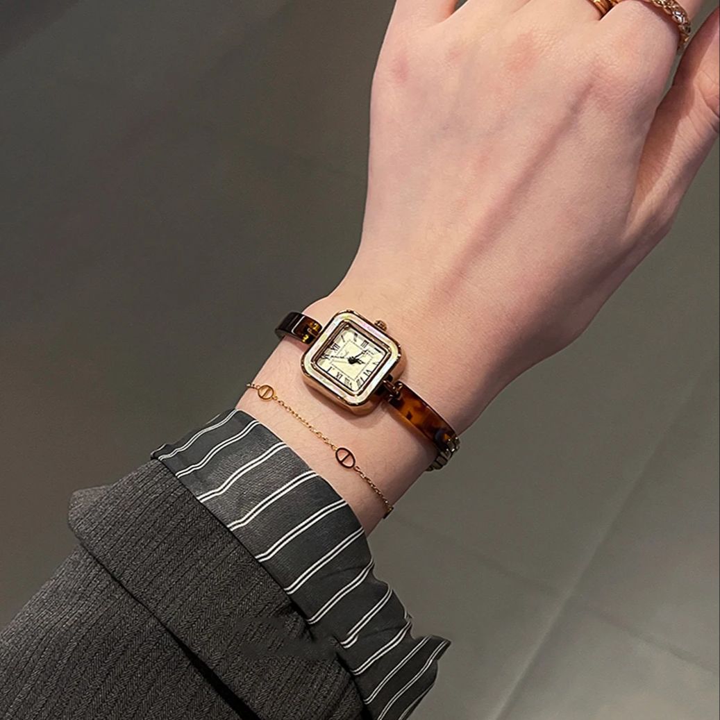 Luxury Vintage Women's Watches - مراجعة Luxury Watch Vintage وسعره