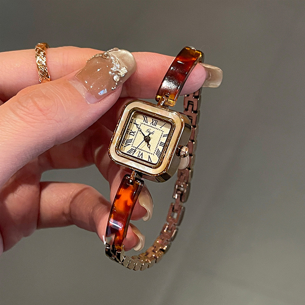 Luxury Vintage Women's Watches - مراجعة Luxury Watch Vintage وسعره
