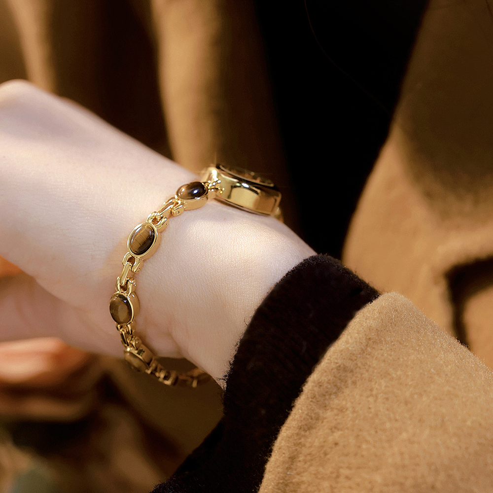 Vintage Oval Small Dial Women' - مراجعة Luxury Watch Vintage وسعره