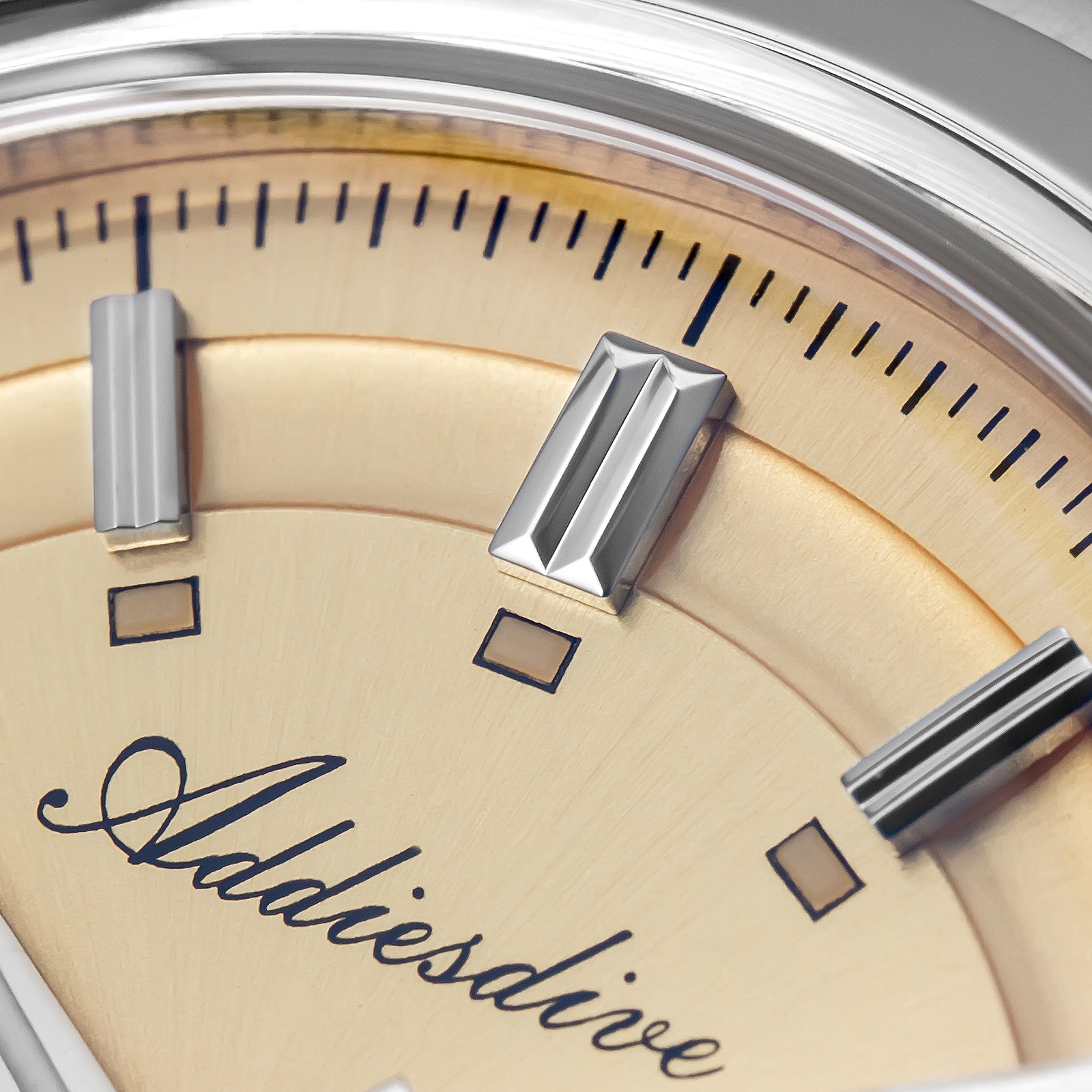 ADDIESDIVE Super Luminous Japa - مراجعة Luxury Watch With Bracelet وسعره