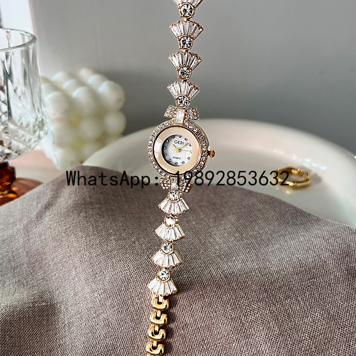SLT Women's Light Luxury Diamo - مراجعة Luxury Watch Events وسعره