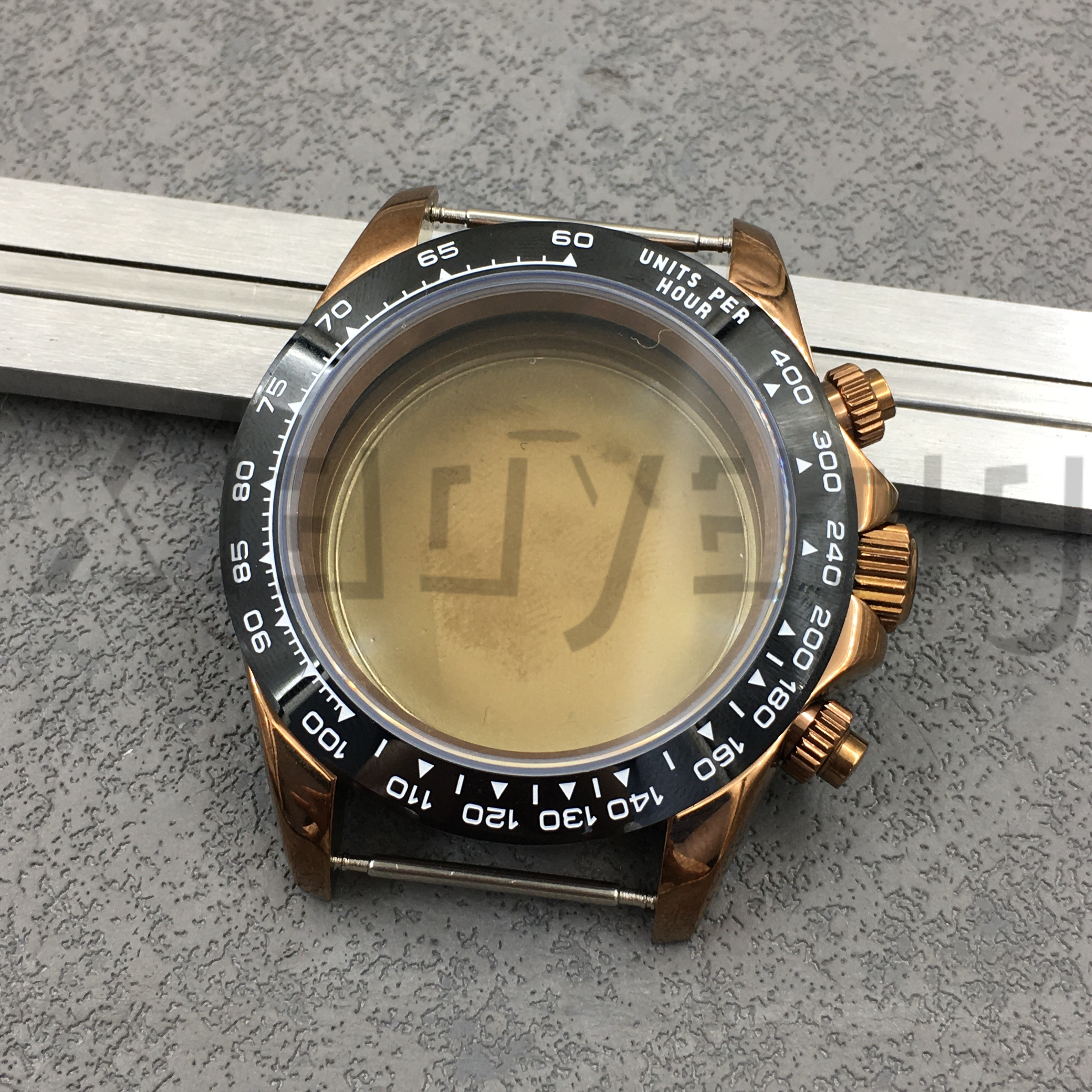 39mm VK63 Quartz Chronograph C - مراجعة Bronze Case Watch وسعره