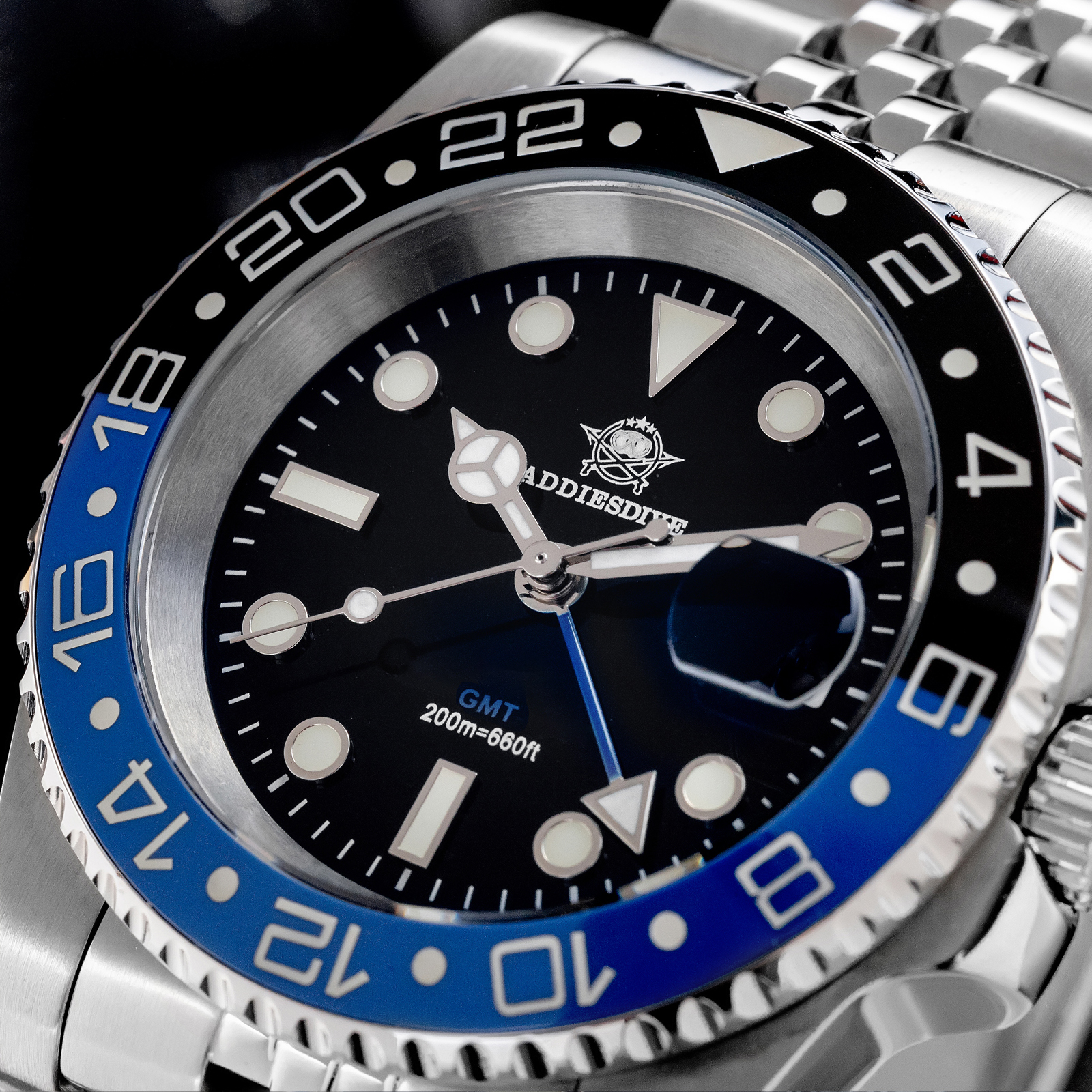 ADDIESDIVE AD2050 Luxury GMT W - مراجعة Luxury Watch La وسعره