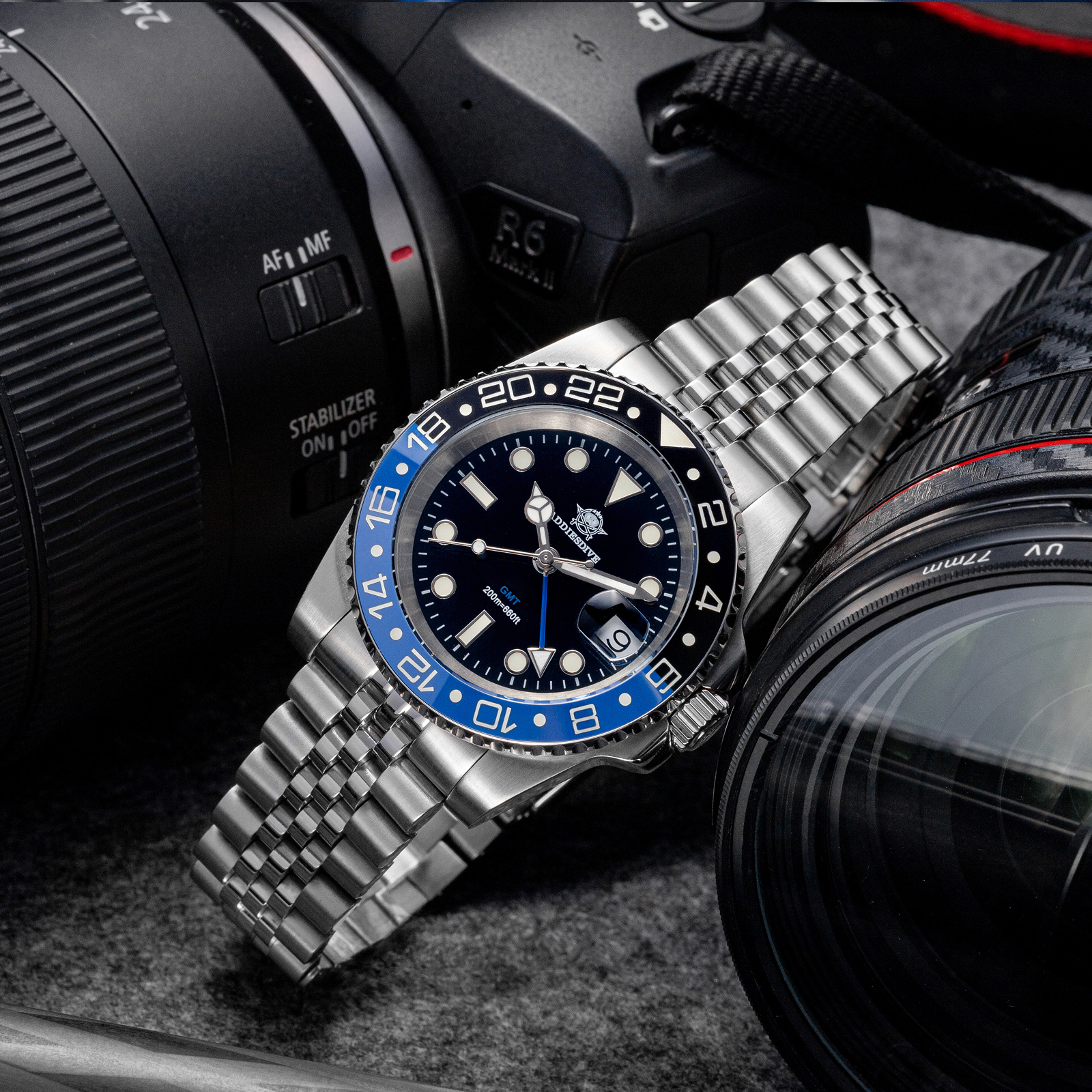 ADDIESDIVE AD2050 Luxury GMT W - مراجعة Luxury Watch La وسعره