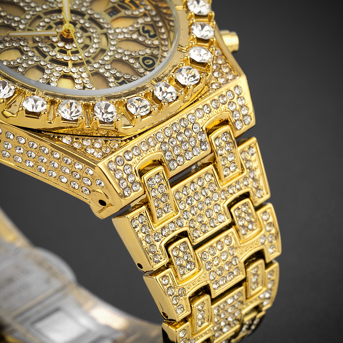 Uwin Luxury Full Paved Sunflow - مراجعة Luxury Watch With Arabic Numerals وسعره