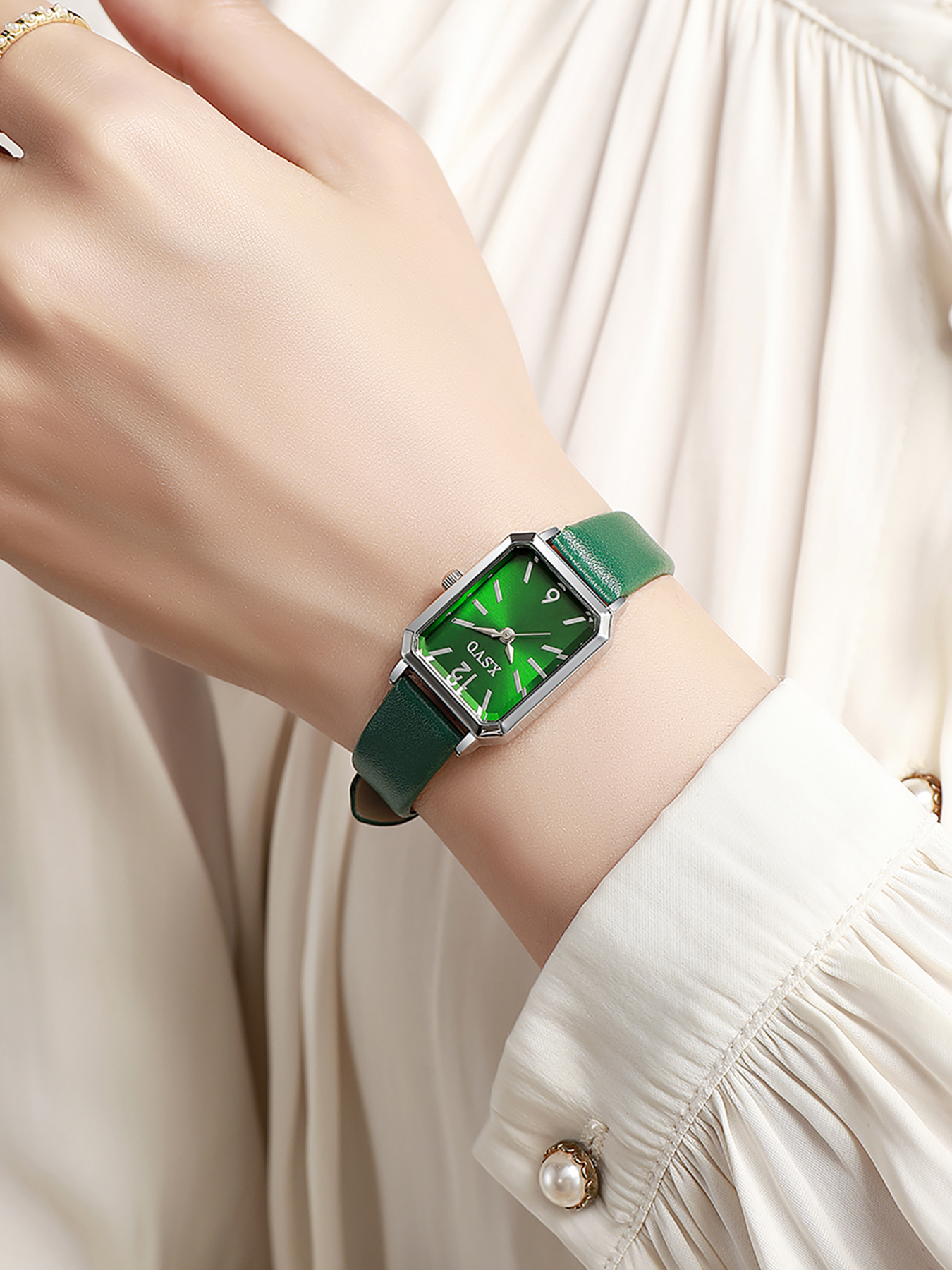 Vintage Silver Square Women's  - مراجعة Luxury Watch Vintage وسعره
