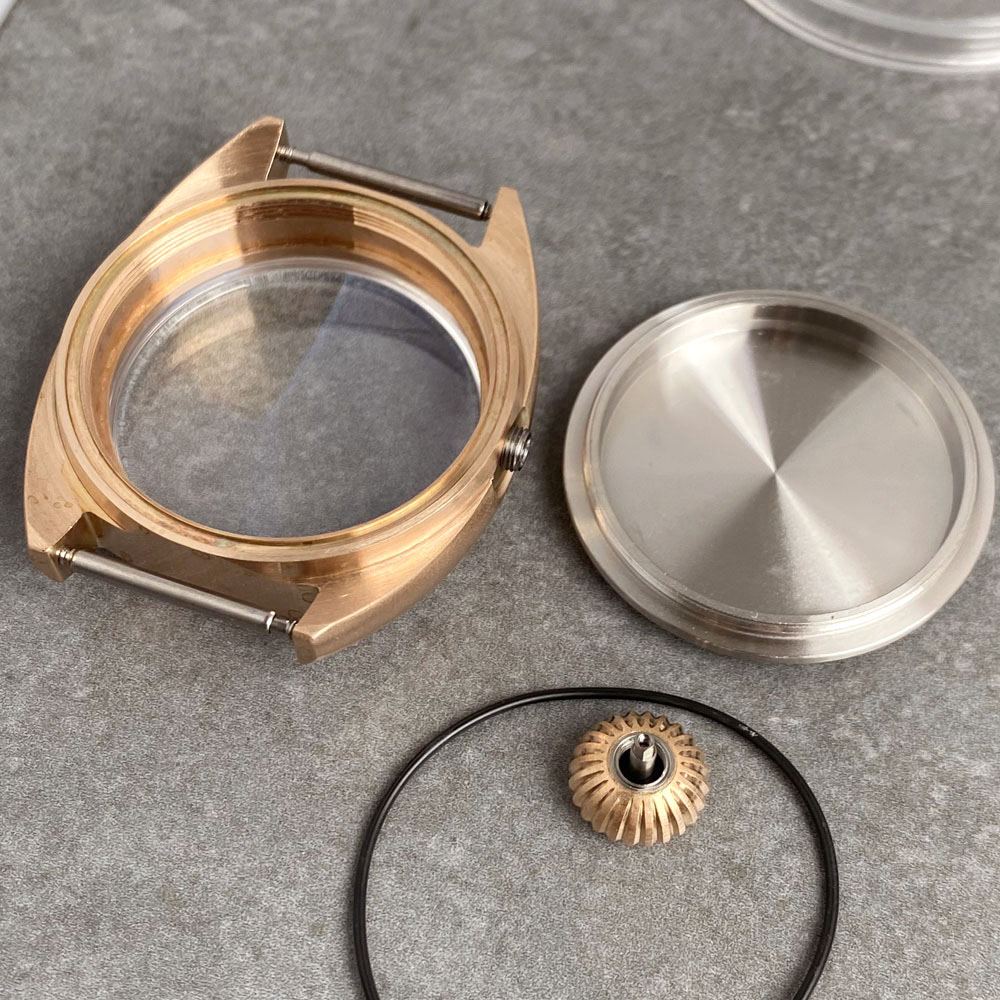 36mm CUSN8 bronze barrel shape - مراجعة Bronze Case Watch وسعره