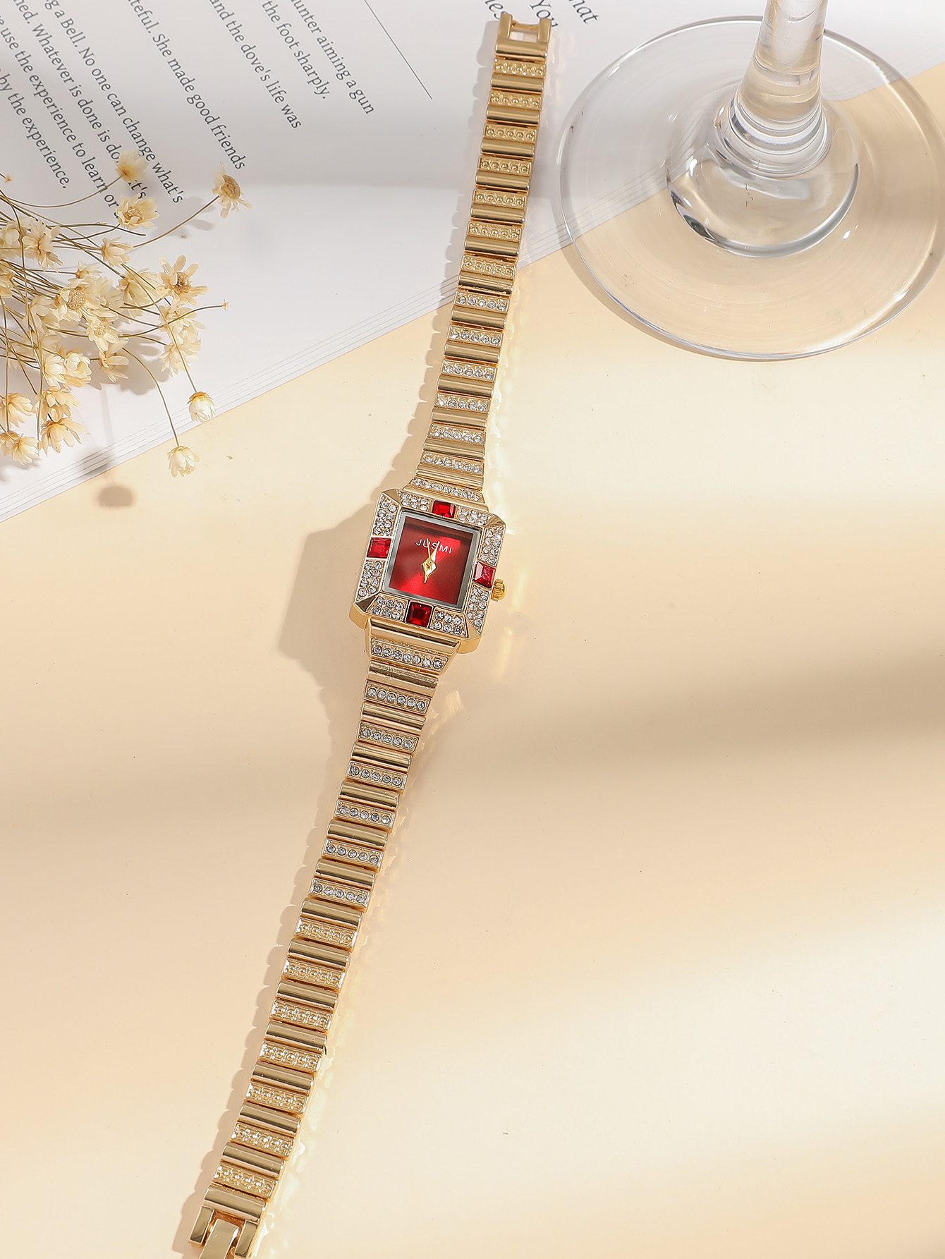 Luxury Gold Square Women's Wat - مراجعة Luxury Watch La وسعره