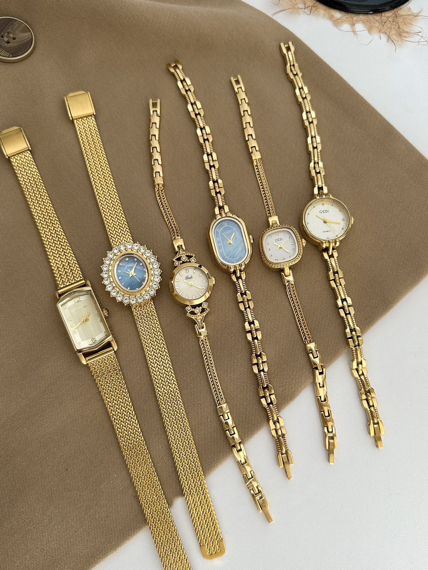 Vintage Gold Women's Watch Col - مراجعة Luxury Watch Vintage وسعره