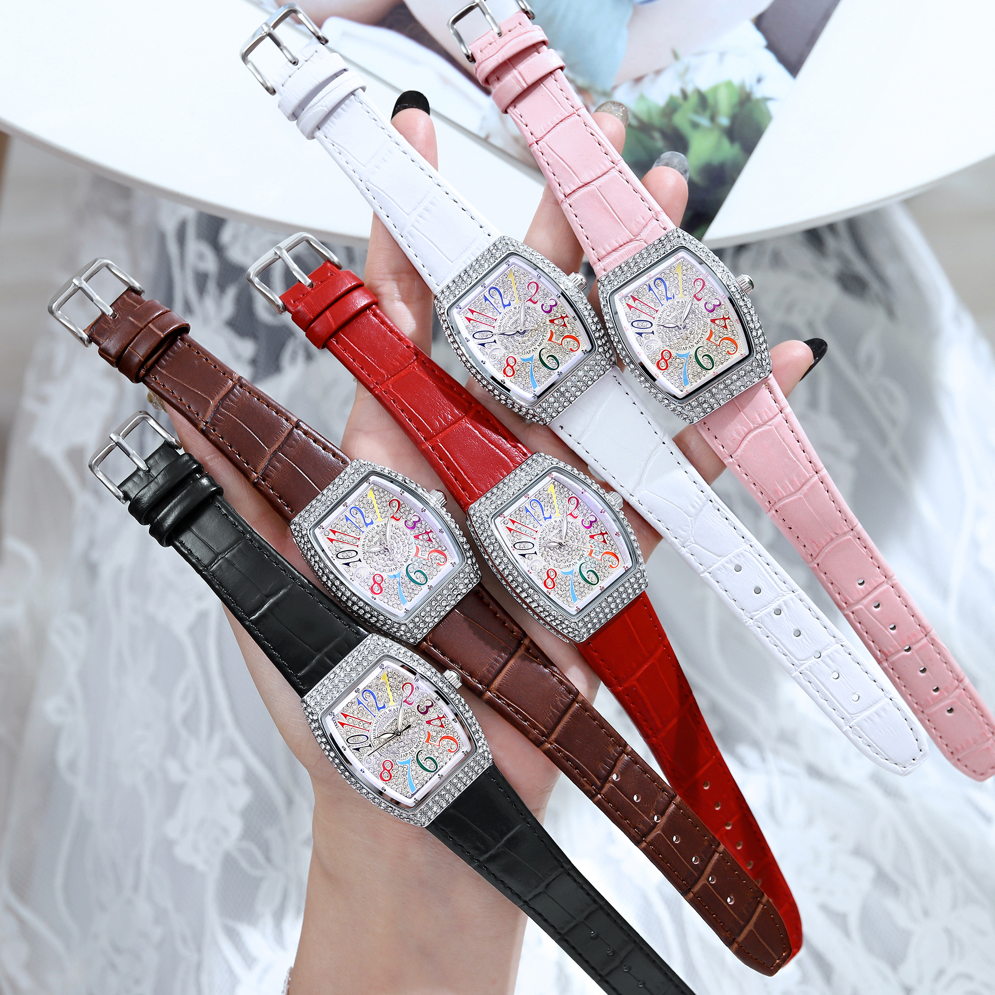 Luxury Tonneau Quartz Ladies W - مراجعة Luxury Watch With Arabic Numerals وسعره